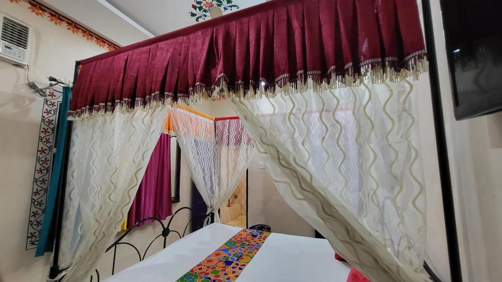 Hotel Hanuman Ghat On Lake Pichola Udaipur
