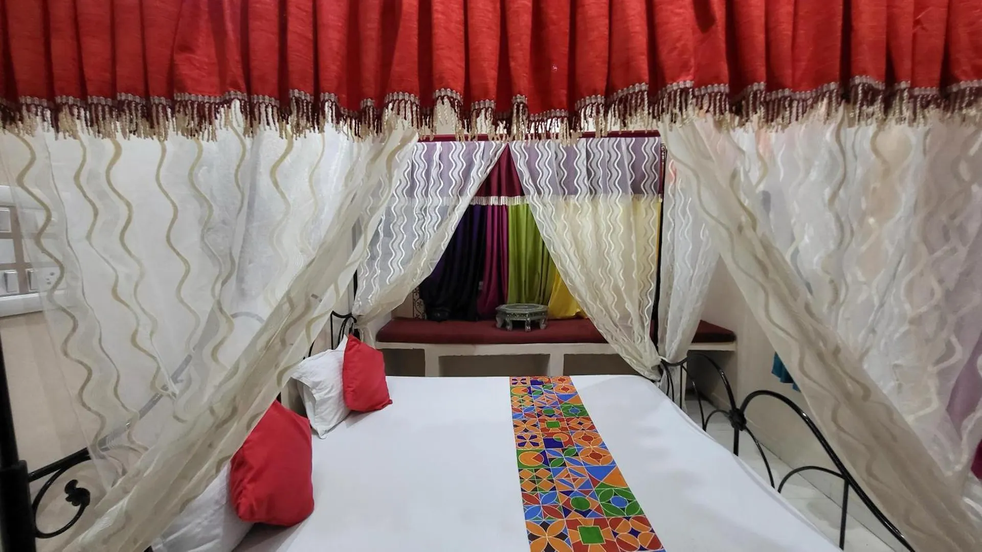 **  Hotel Hanuman Ghat On Lake Pichola Udaipur India