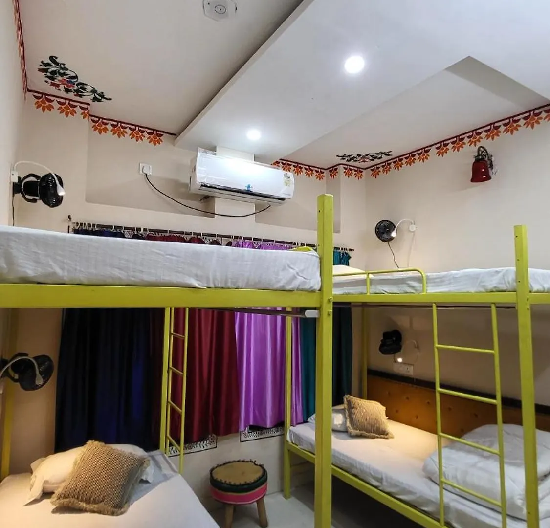 Hotel Hanuman Ghat On Lake Pichola Udaipur