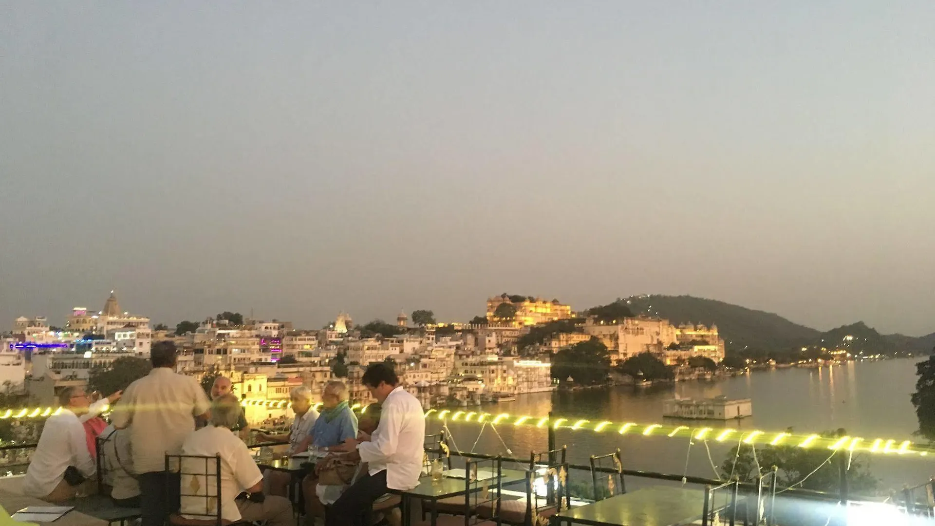 Hotel Hanuman Ghat On Lake Pichola Udaipur 2*,
