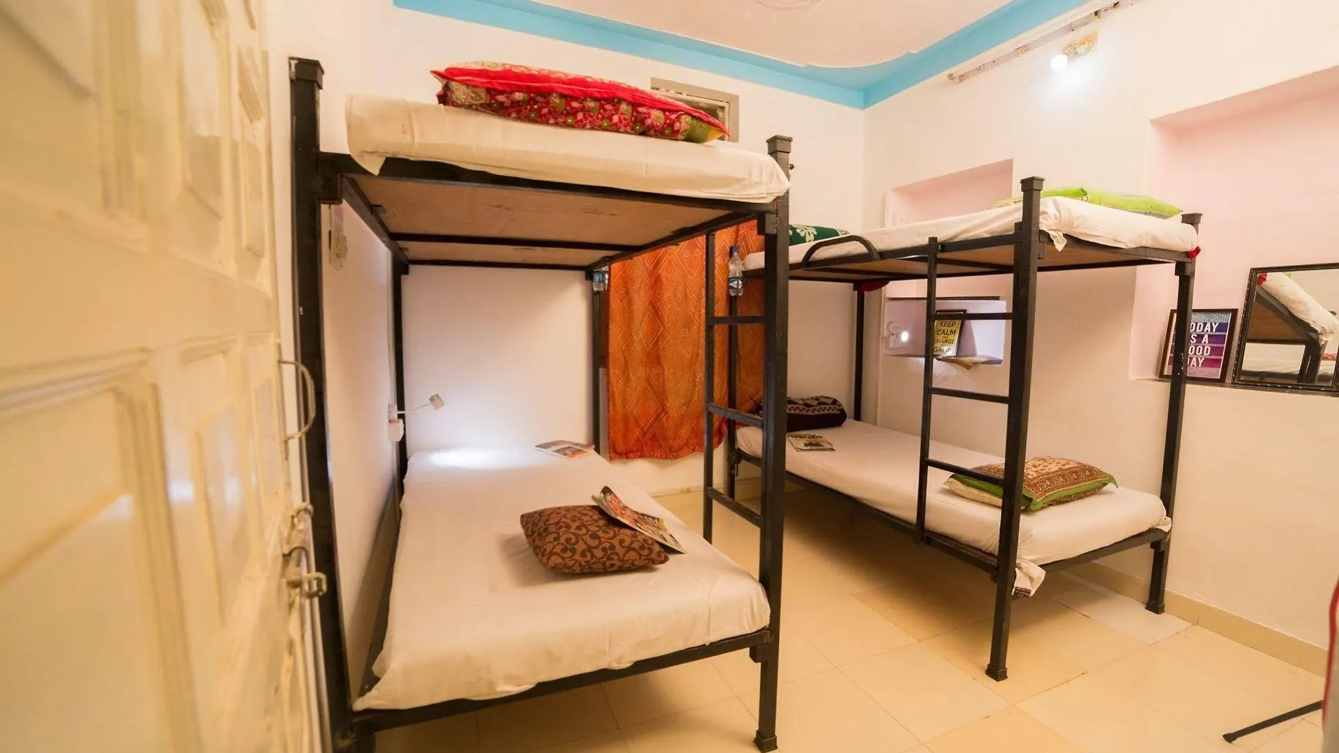 Hotel Hanuman Ghat On Lake Pichola Udaipur
